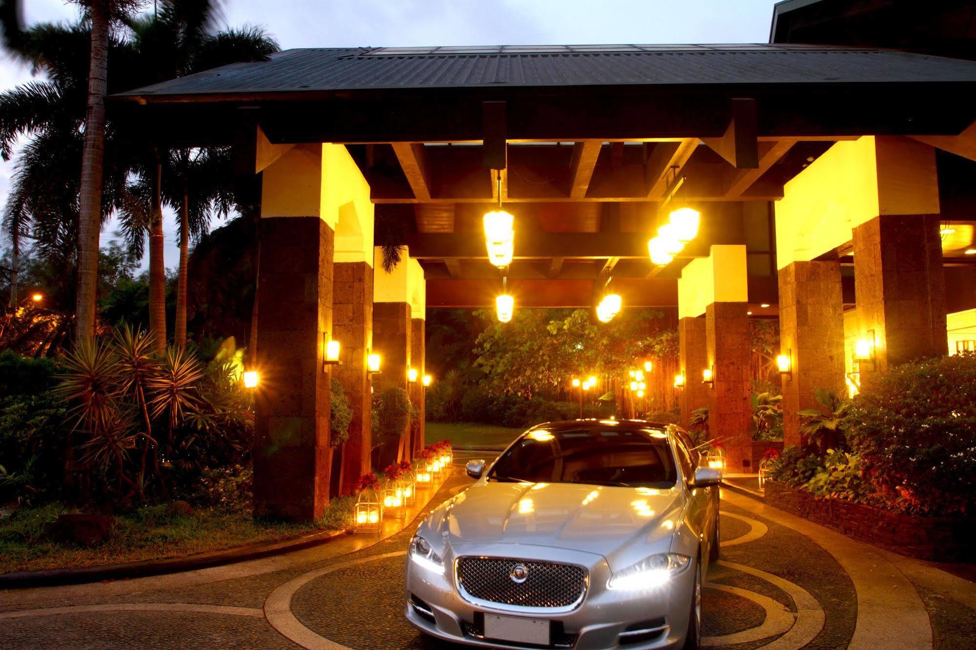 The Sulo Riviera Hotel Quezon City Exterior foto