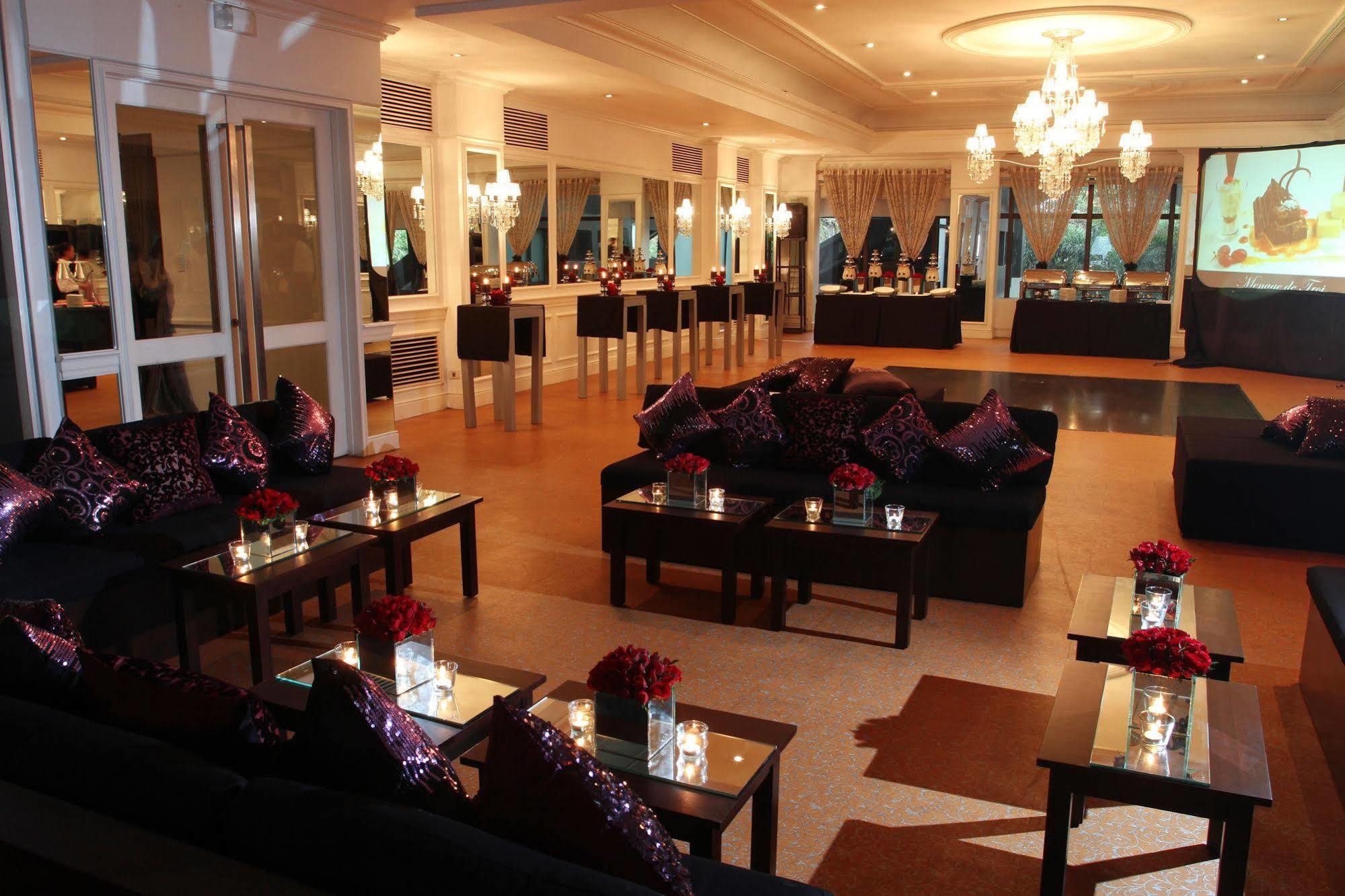 The Sulo Riviera Hotel Quezon City Exterior foto