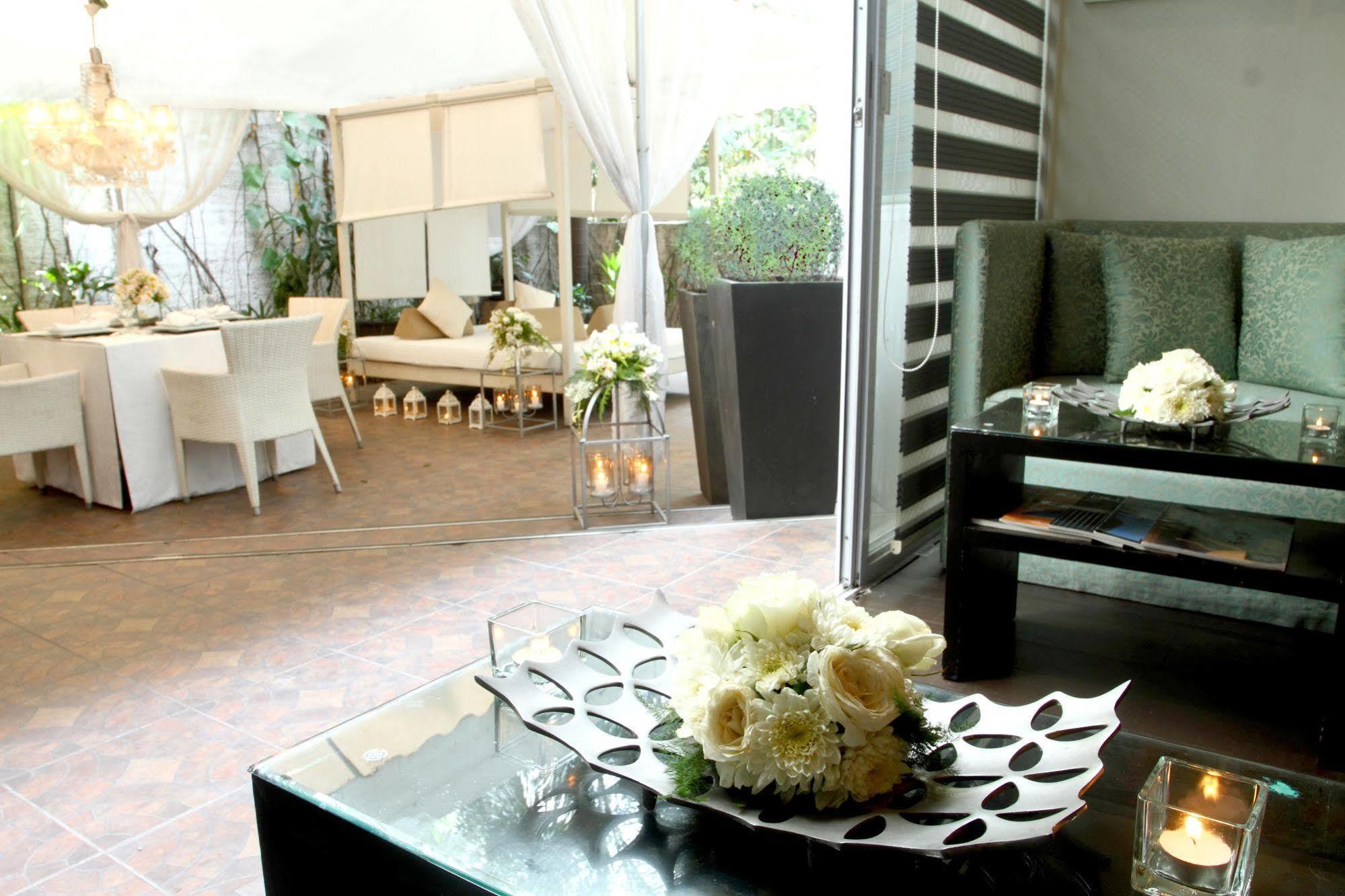 The Sulo Riviera Hotel Quezon City Exterior foto