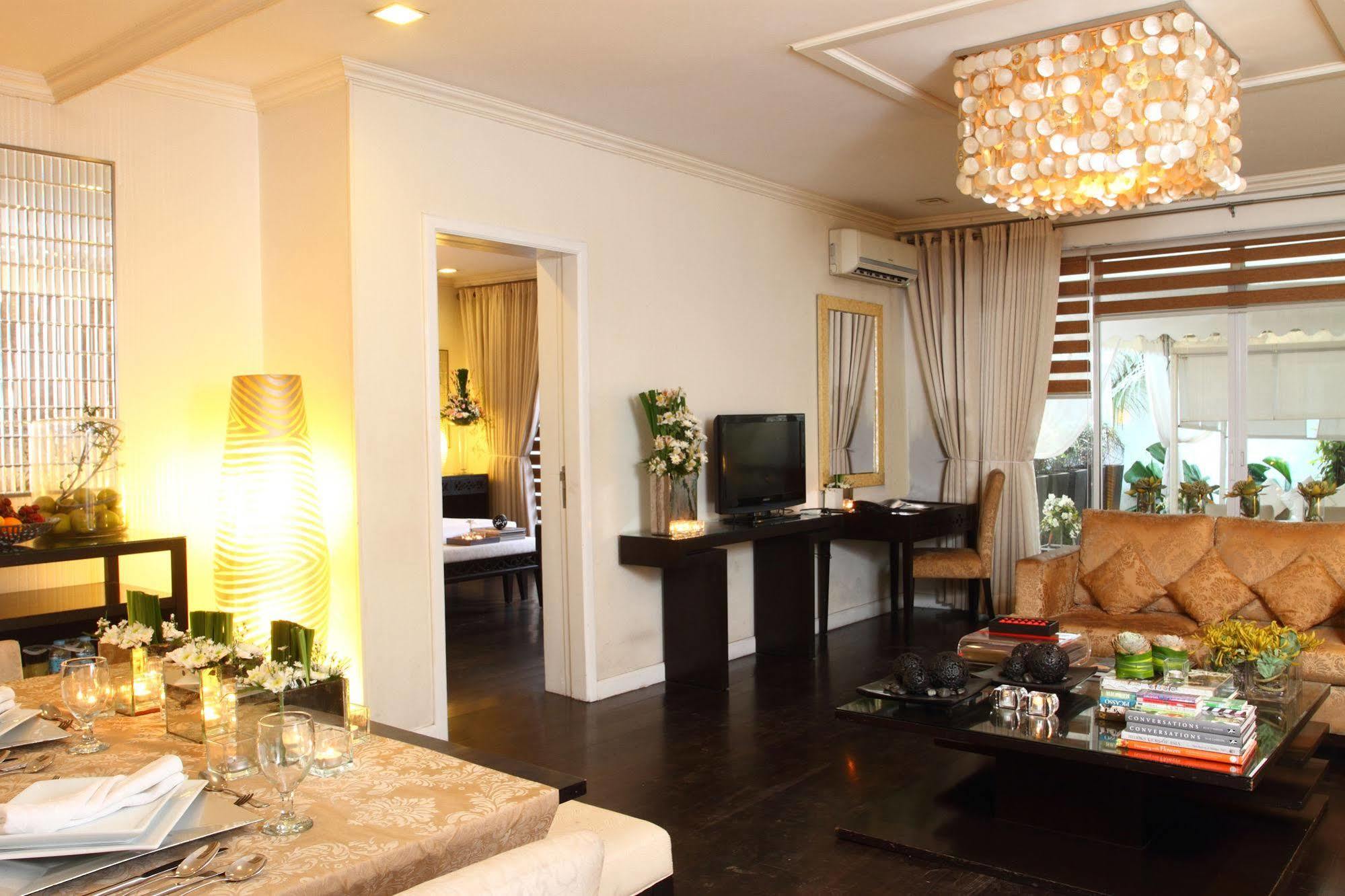 The Sulo Riviera Hotel Quezon City Exterior foto