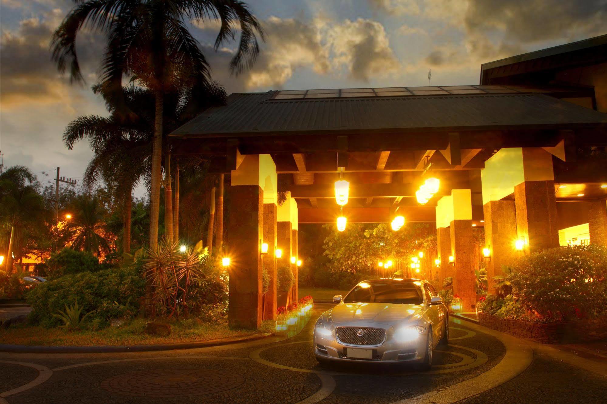 The Sulo Riviera Hotel Quezon City Exterior foto