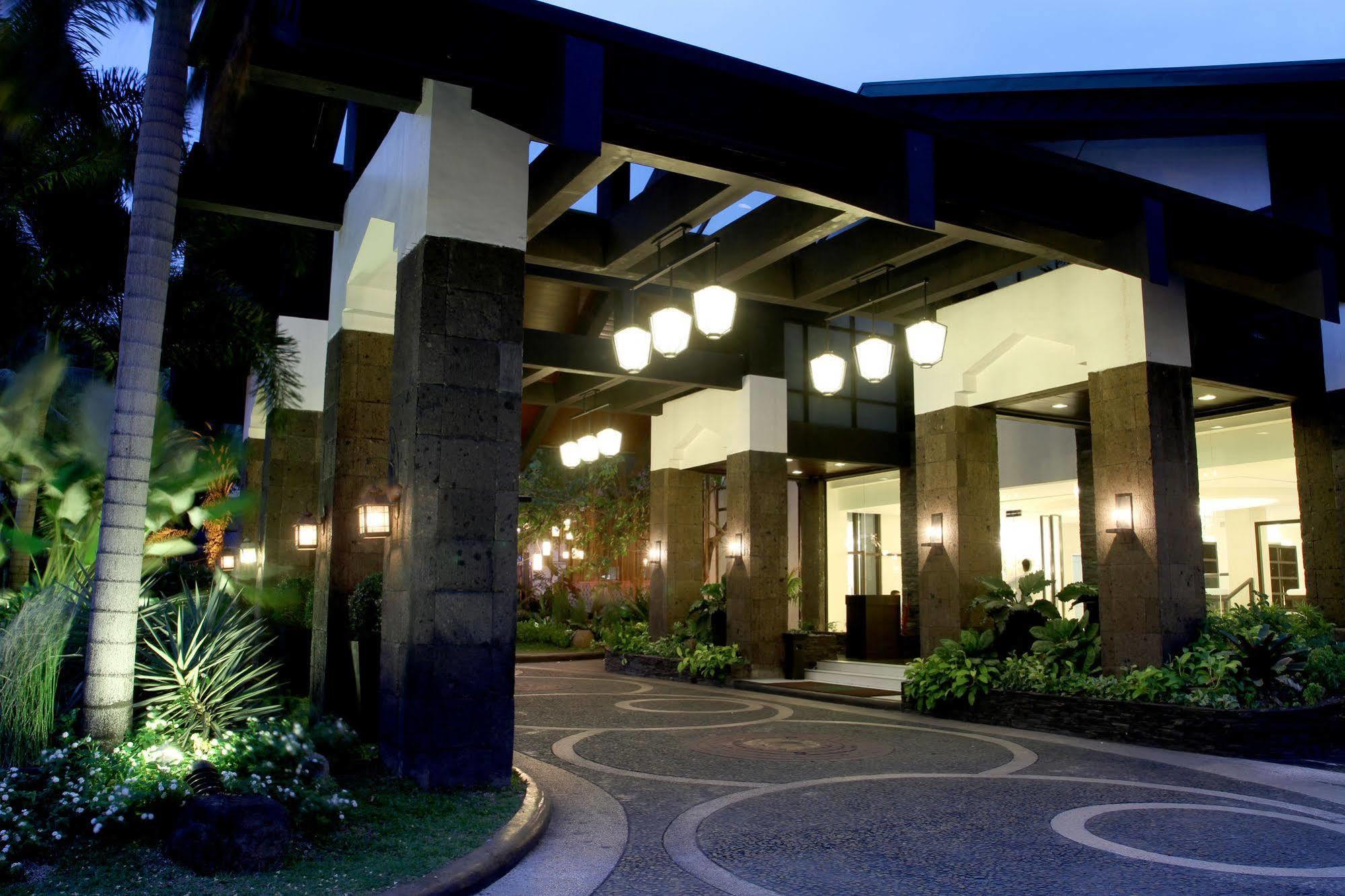 The Sulo Riviera Hotel Quezon City Exterior foto