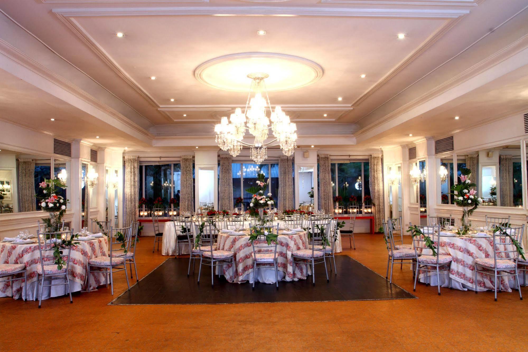 The Sulo Riviera Hotel Quezon City Exterior foto